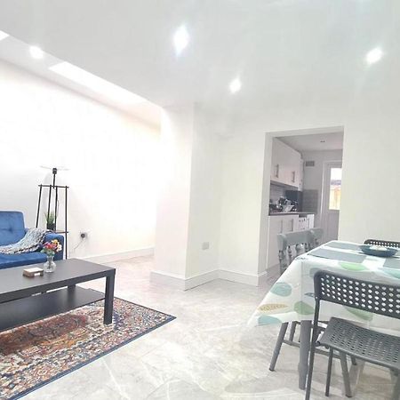 לונדון Spacious Room In Manor Park מראה חיצוני תמונה