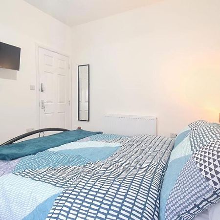 לונדון Spacious Room In Manor Park מראה חיצוני תמונה
